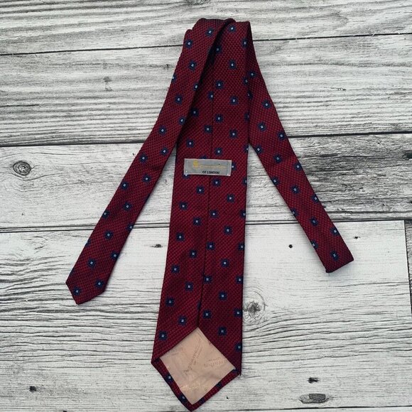 Vintage Aquascutum of London Geometric Print Silk Tie - Picture 2 of 7